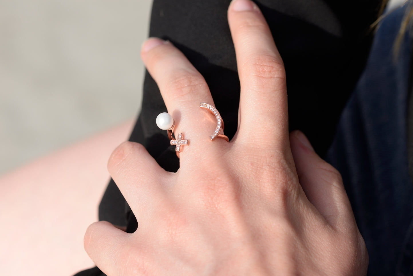 Smiley Pearl Ring